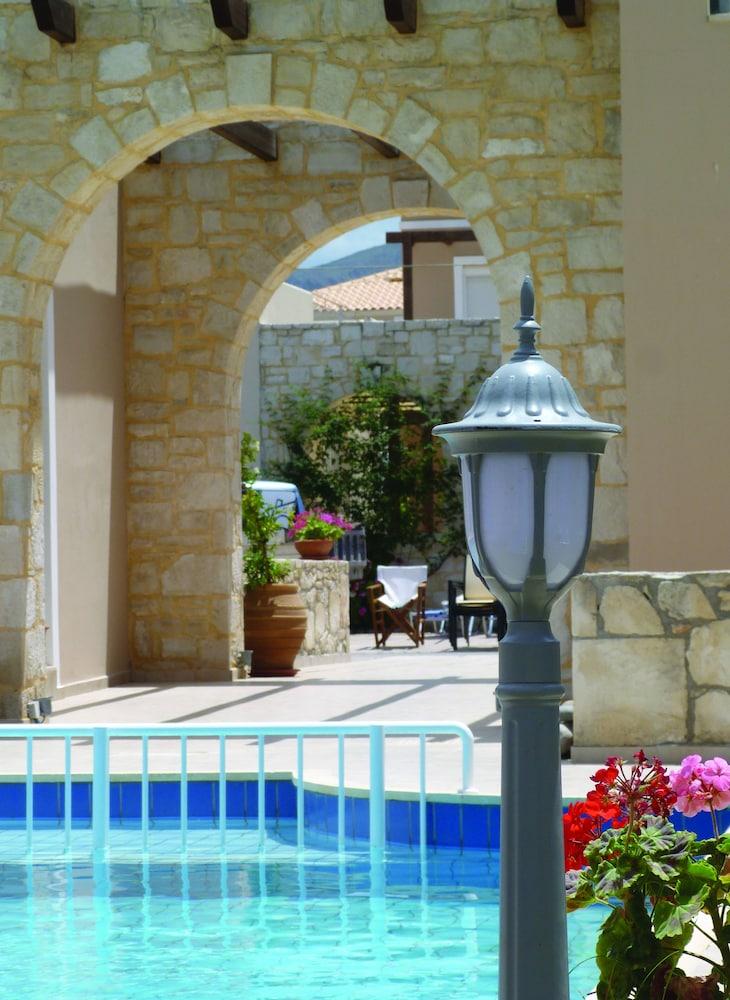 Azure Beach Kissamos Exterior photo