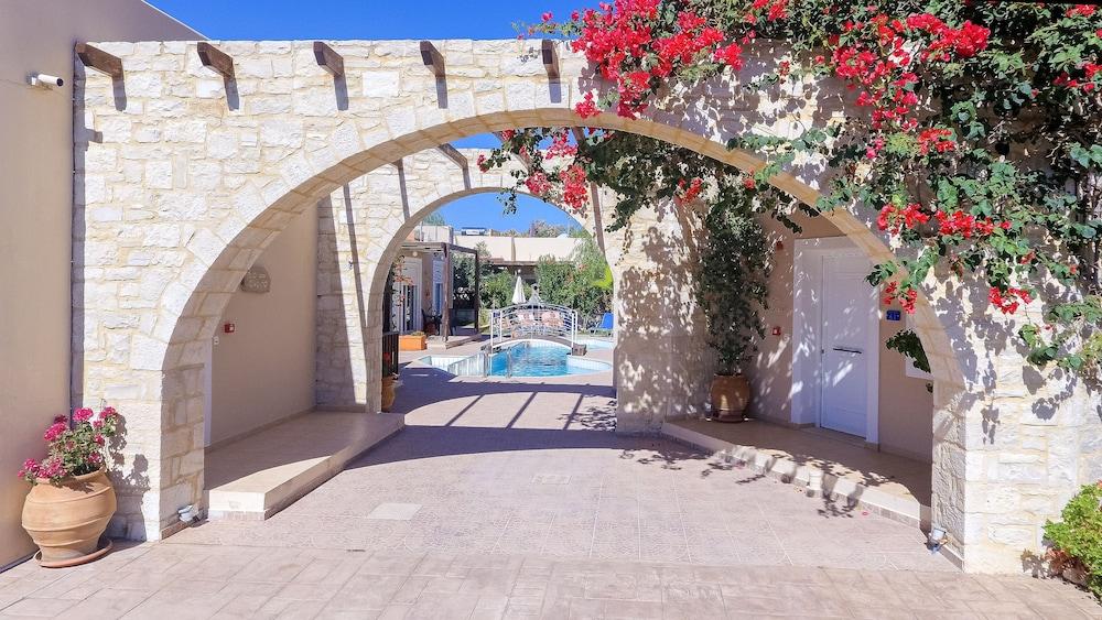Azure Beach Kissamos Exterior photo